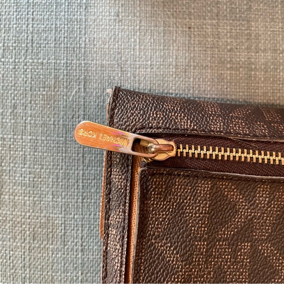 Michael Kors Jet Set trifold wallet - Picture 3 of 7